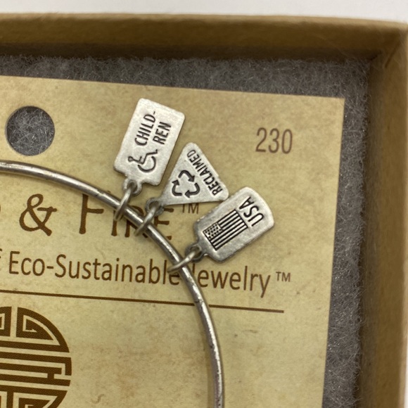 Shou (Chinese Long Life) Charm Bangle from Wind & Fire - Picture 5 of 7